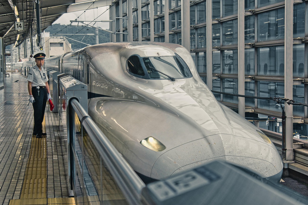 HS2 Looks to Japan's Shinkansen for Faster Rail
