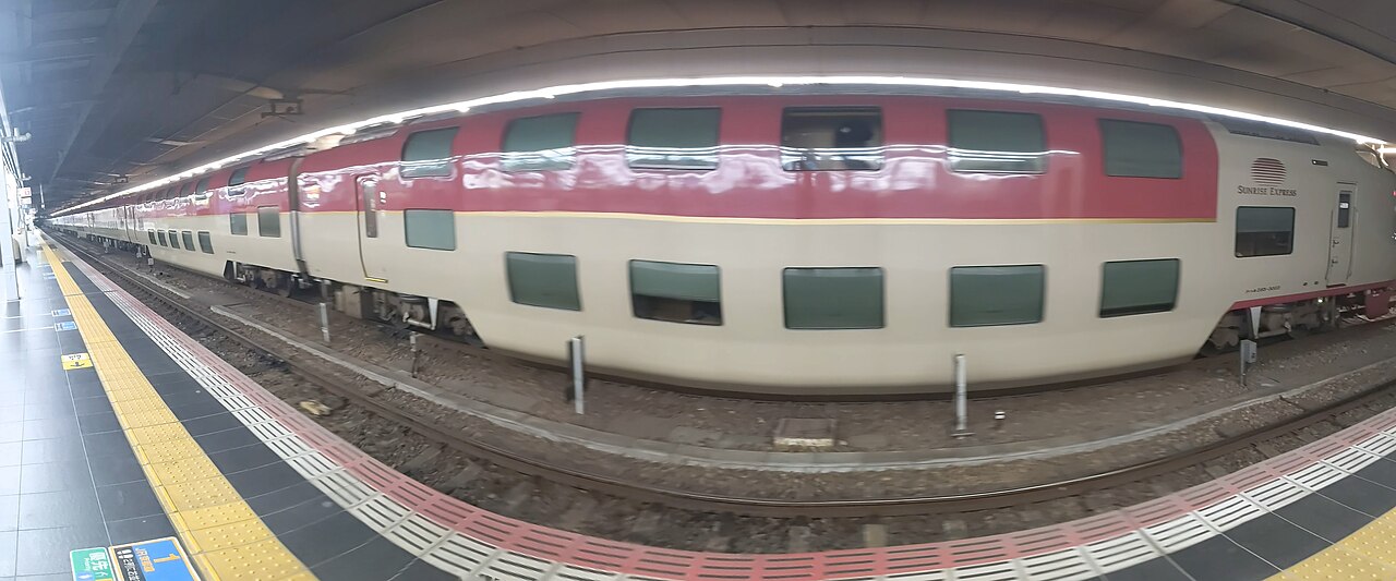 Sunrise Izumo / Sunrise Seto Sleeper Train