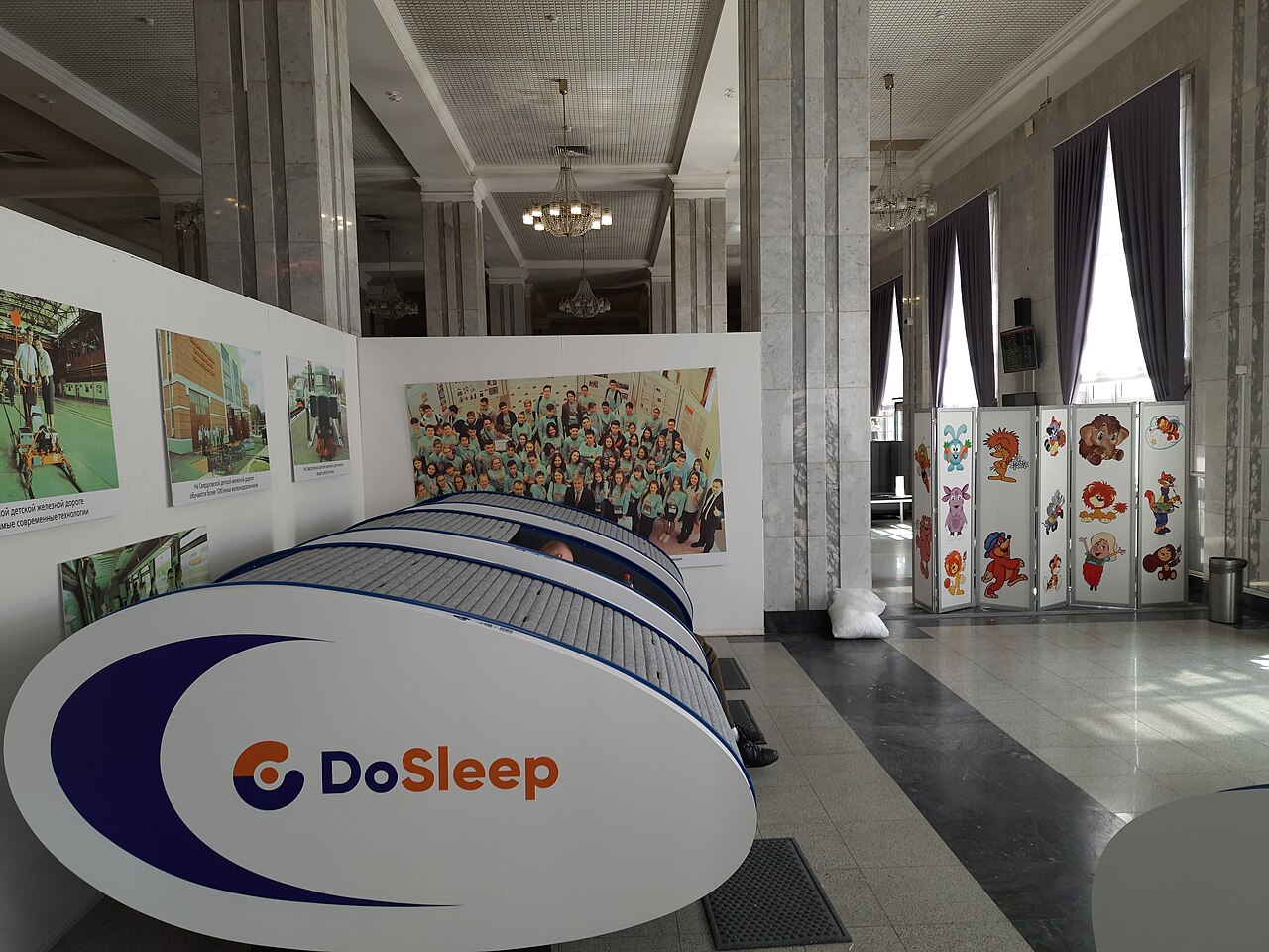 Capsule Hotel Train