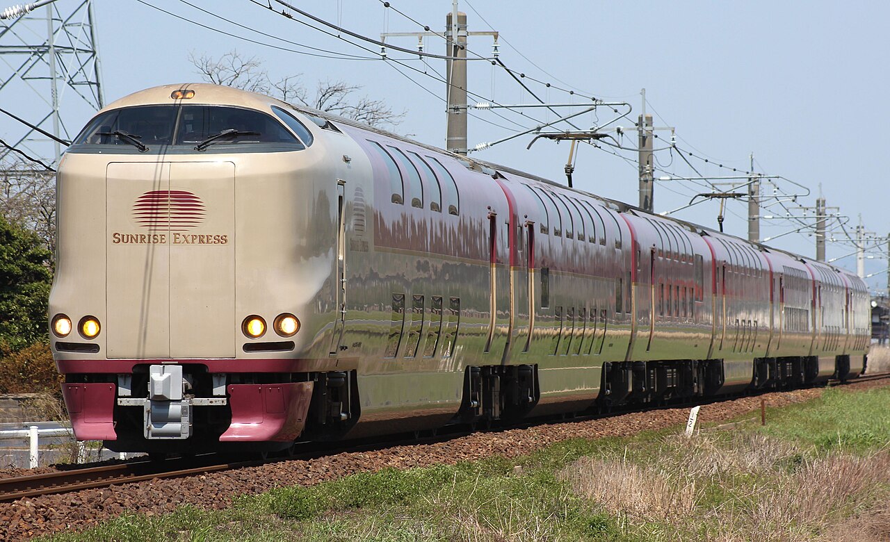 Sunrise Izumo / Sunrise Seto Sleeper Train