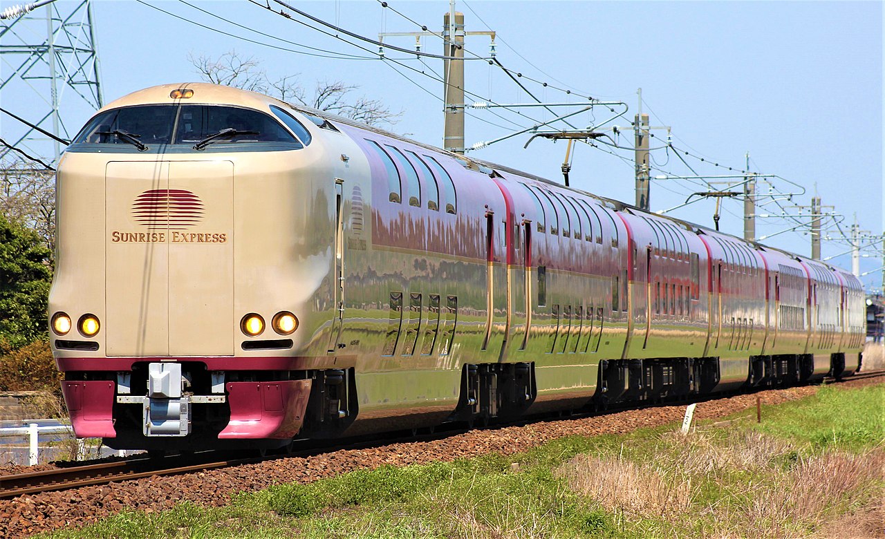 Sunrise Izumo / Sunrise Seto Sleeper Train